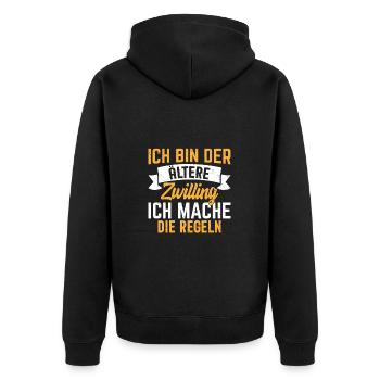 Älterer Zwilling – Regeln? Nicht für mich! - Unisex Premium Bio Zip Hoodie - Schwarz - Hinten - Nico (187cm)