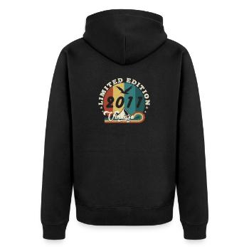 Jahrgang 2023 Retro - Bestseller - Unisex Premium Bio Zip Hoodie - Schwarz - Hinten - Nico (187cm)