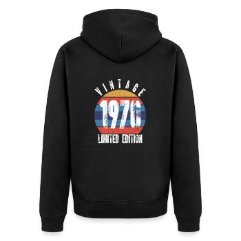 Jahrgang 1970 Limitierte Auflage - Unisex Premium Bio Zip Hoodie - Schwarz - Hinten - Nico (187cm)