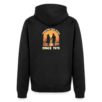 Jahrestag der gegenseitigen Belästigung seit 1979 - Unisex Premium Bio Zip Hoodie - Schwarz - Hinten - Nico (187cm)