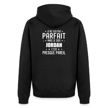 Jordan: authentisch, unvollkommen, oben, perfekt - Unisex Premium Bio Zip Hoodie - Schwarz - Hinten - Nico (187cm)