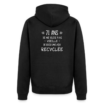 ado recyclée, anniversaire 71 ans, j'ai 71 ans - Veste à capuche bio Premium Unisexe - noir - Dos - Nico (187cm)