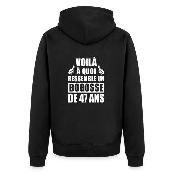 bogosse de 47 ans / humour anniversaire 47 ans - Veste à capuche bio Premium Unisexe - noir - Dos - Nico (187cm)