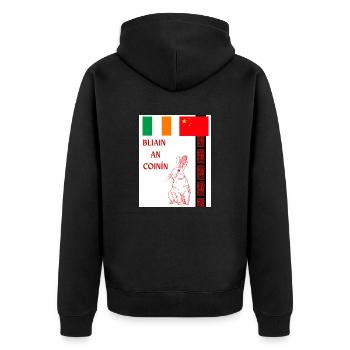 BLIAIN AN COINÍN, Jahr des Kaninchens auf Irisch - Unisex Premium Bio Zip Hoodie - Schwarz - Hinten - Nico (187cm)