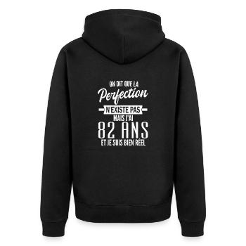 t-shirt 82 ans / anniversaire 82 ans / j'ai 82 ans - Veste à capuche bio Premium Unisexe - noir - Dos - Nico (187cm)