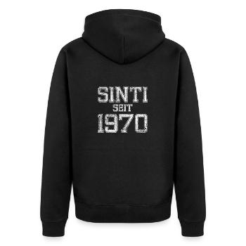 seit 1970 Sinti und stolz darauf - Unisex Premium Bio Zip Hoodie - Schwarz - Hinten - Nico (187cm)
