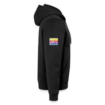 Teilhabe ist kein Luxus - Unisex Premium Bio Zip Hoodie - Schwarz - Rechts - Nico (187cm)