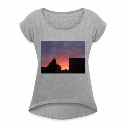 Sunset views - Women's T-Shirt with rolled up sleeves