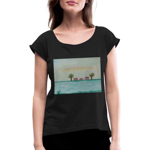 Fluss mit Hütten - Frauen T-Shirt mit gerollten Ärmeln