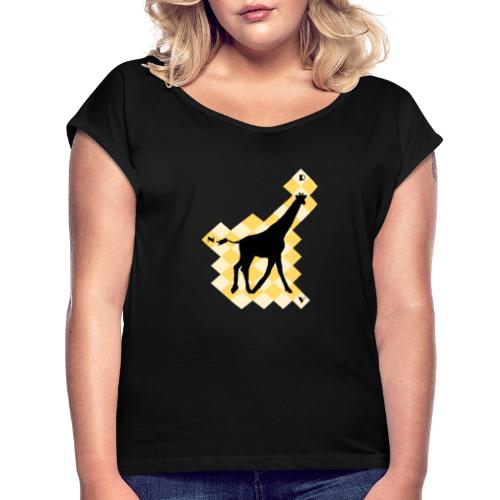 GiraffeSquare - Naisten T-paita, jossa rullatut hihat
