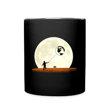 Garçon sur Prairie tire la terre devant la lune - Mug uni - noir - Devant