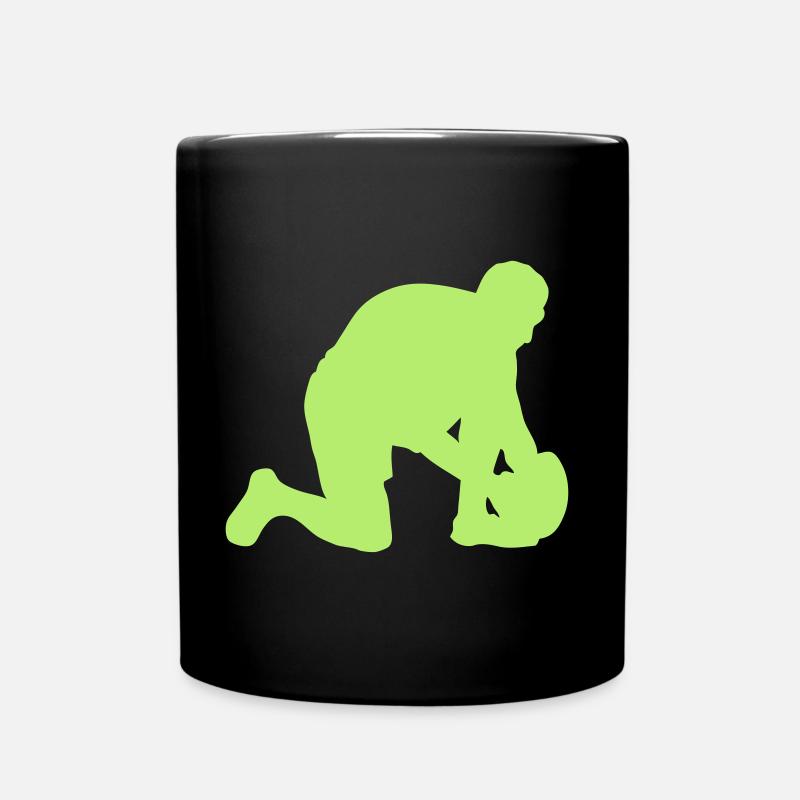 rugby silhouette rugbyman positionne ballon - Mug uni - noir