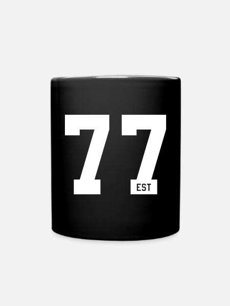 77 EST – Faute de frappe audacieuse et style de fond de teint - Mug uni - noir