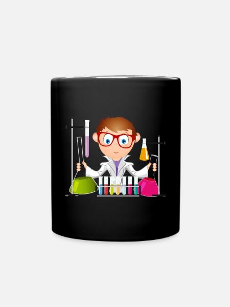 Ein junger Mann als Wissenschaftler im Labor - Tasse einfarbig - Schwarz