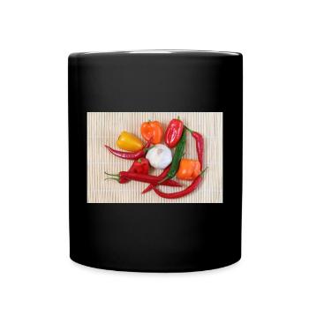 Bunte Chilischoten und Knoblauch - Tasse einfarbig - Schwarz - Vorne