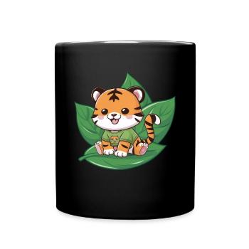 Tiger im Cartoon Stil mit grünem Tee - Tasse einfarbig - Schwarz - Vorne