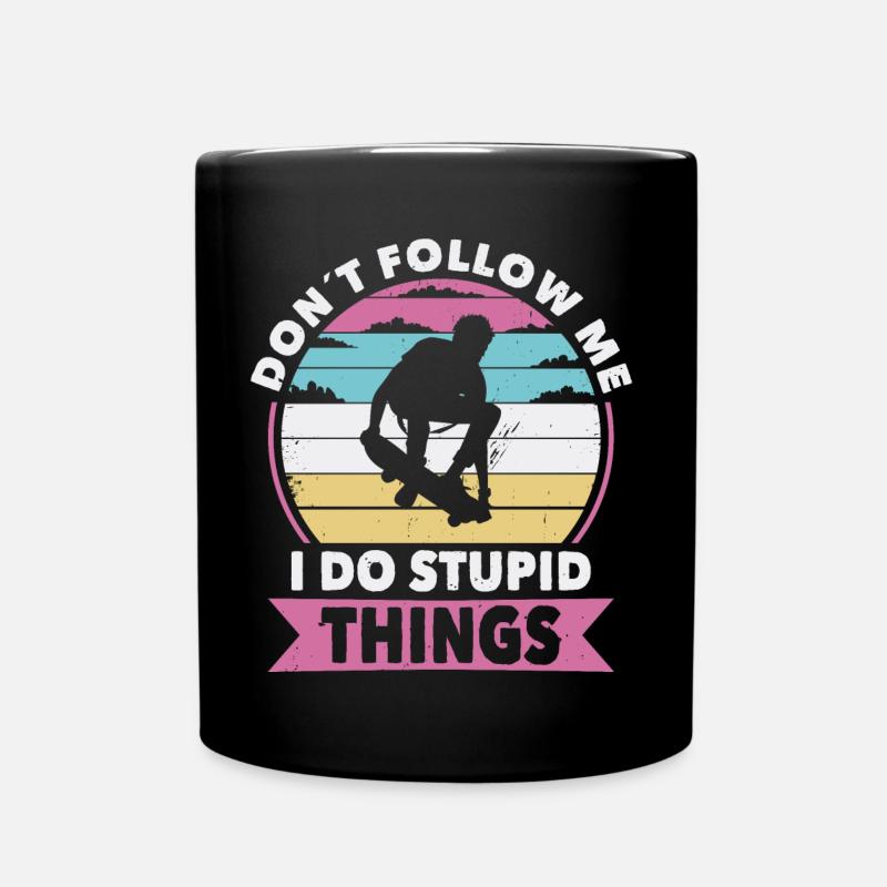Ne suivez pas les patineurs skateboard - Mug uni - noir