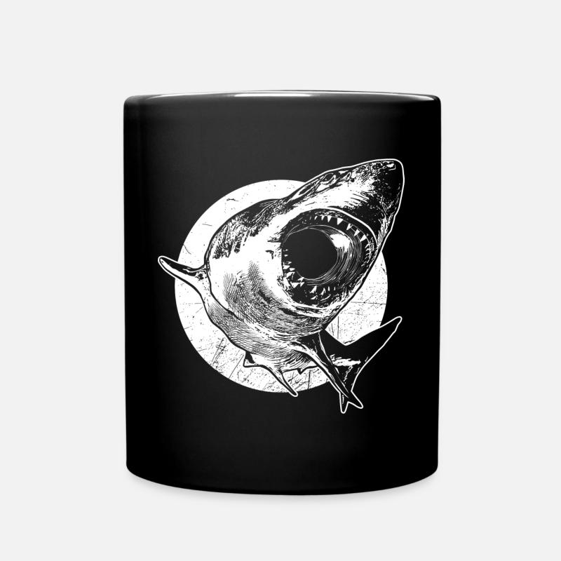 Grand requin blanc à la chasse - Mug uni - noir