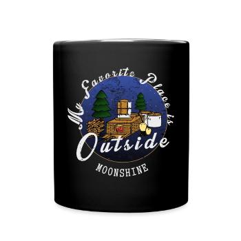 Mein Lieblingsplatz ist Draußen - Tasse einfarbig - Schwarz - Vorne