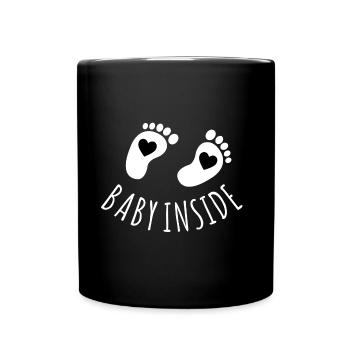 bébé dans les pieds avec coeur - Mug uni - noir - Devant