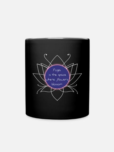 Yoga Raum Blumenblüte - Tasse einfarbig - Schwarz