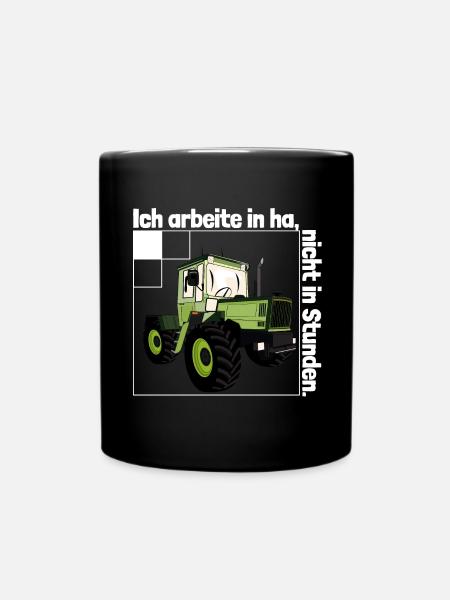 Ich arbeite in Hektar - Lohnarbeit Bauer MB Trac - Tasse einfarbig - Schwarz