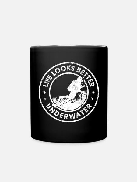 La vie semble meilleure sous l’eau - Mug uni - noir