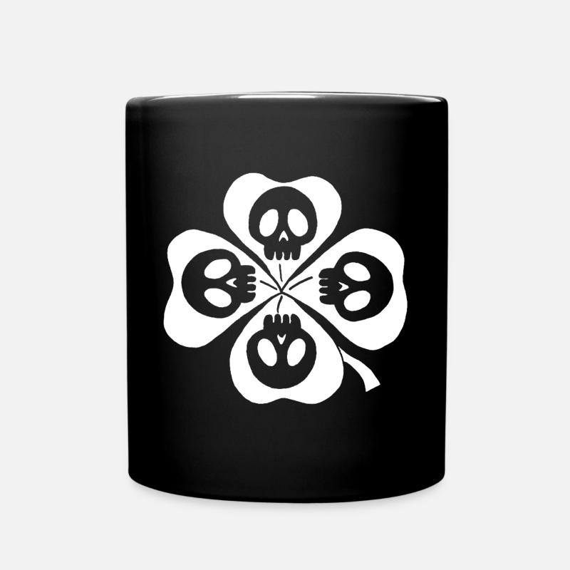 Têtes de mort et trèfle à quatre feuilles blanc - Mug uni - noir