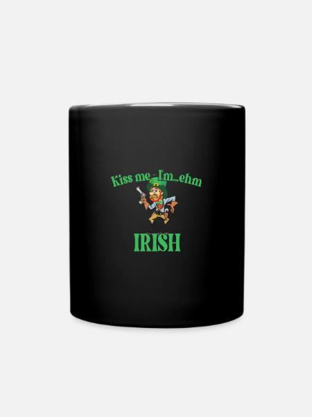 Embrasse-moi je suis irlandais drôle redneck Saint-Patrick - Mug uni - noir