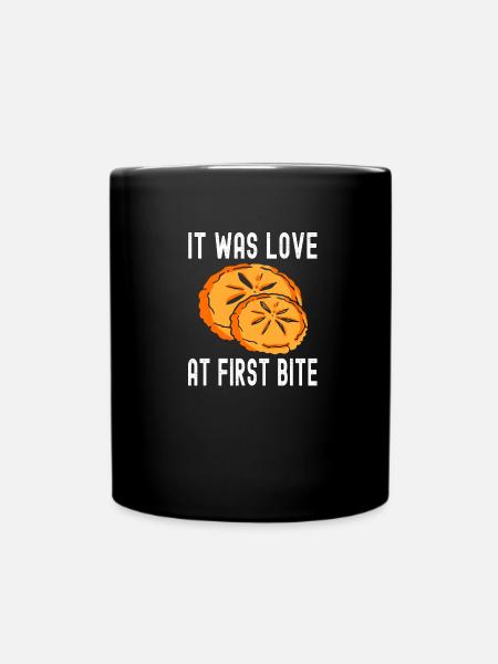 Es war Liebe auf den ersten Biss Backen - Tasse einfarbig - Schwarz
