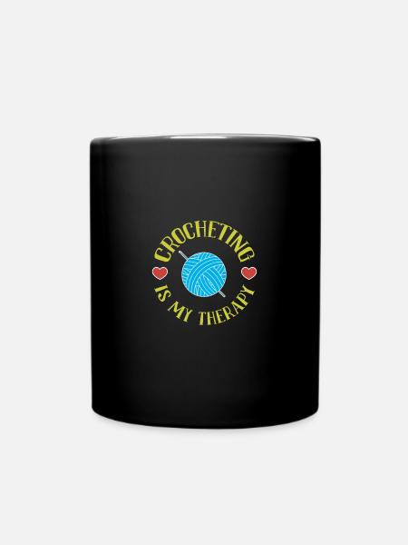 Häkeln ist meine Therapie - Tasse einfarbig - Schwarz