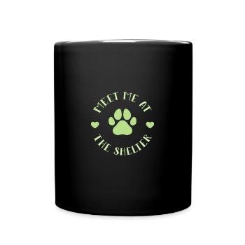 Un chien adopte le bien-être animal - Mug uni - noir - Devant