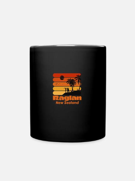 Surfing Vintage Raglan Beach New Zealand Retro - Tasse einfarbig - Schwarz