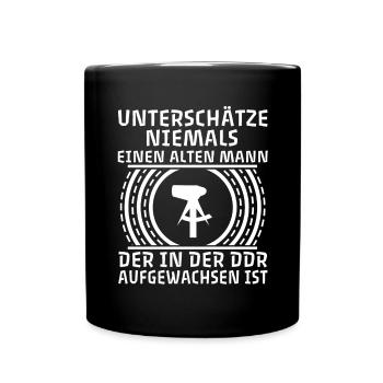 Unterschätze niemals einen alten Mann aus der DDR - Tasse einfarbig - Schwarz - Vorne