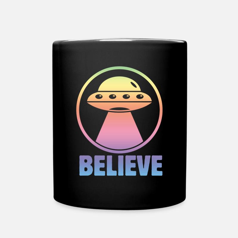 Les extraterrestres croient en l'extraterrestre humain - Mug uni - noir