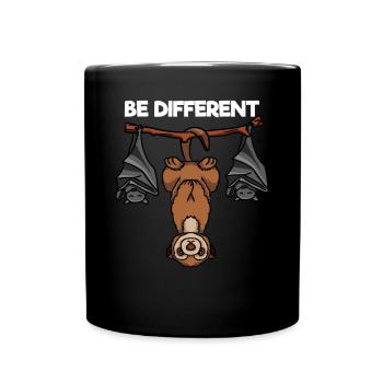 Be Different Erdmännchen mit Fledermäusen - Tasse einfarbig - Schwarz - Vorne