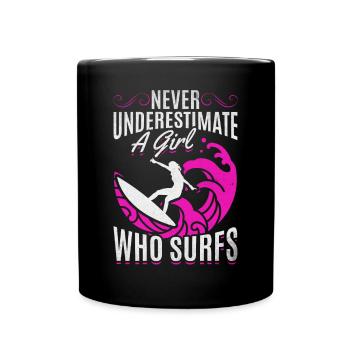 Les filles surfeuses sur l’eau ne sous-estiment jamais un - Mug uni - noir - Devant