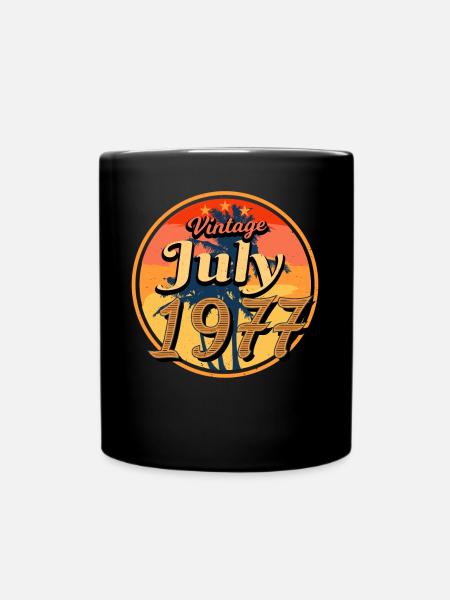 1977 Im Juli Geboren - Tasse einfarbig - Schwarz