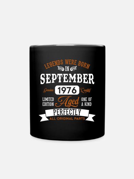 Jahrgang September 1976 Geburtstag Geschenk - Ensfarvet krus - sort