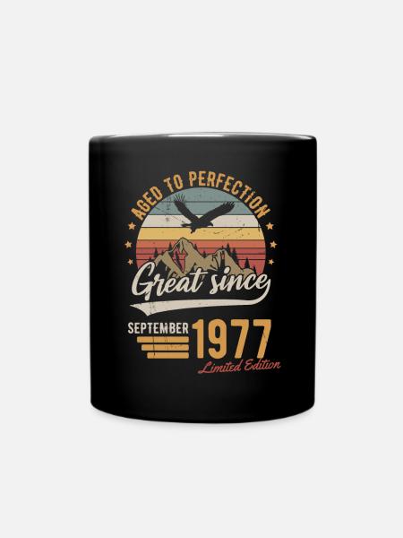 September 1977 Limited Edition Geburtstag Geschenk - Tasse einfarbig - Schwarz