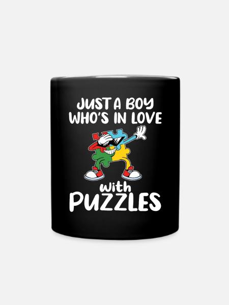 Nur ein Junge in Puzzle verliebt - Tasse einfarbig - Schwarz