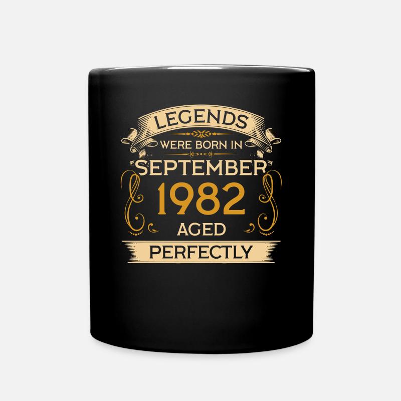 Birthday Legends est né en septembre 1982 - Mug uni - noir