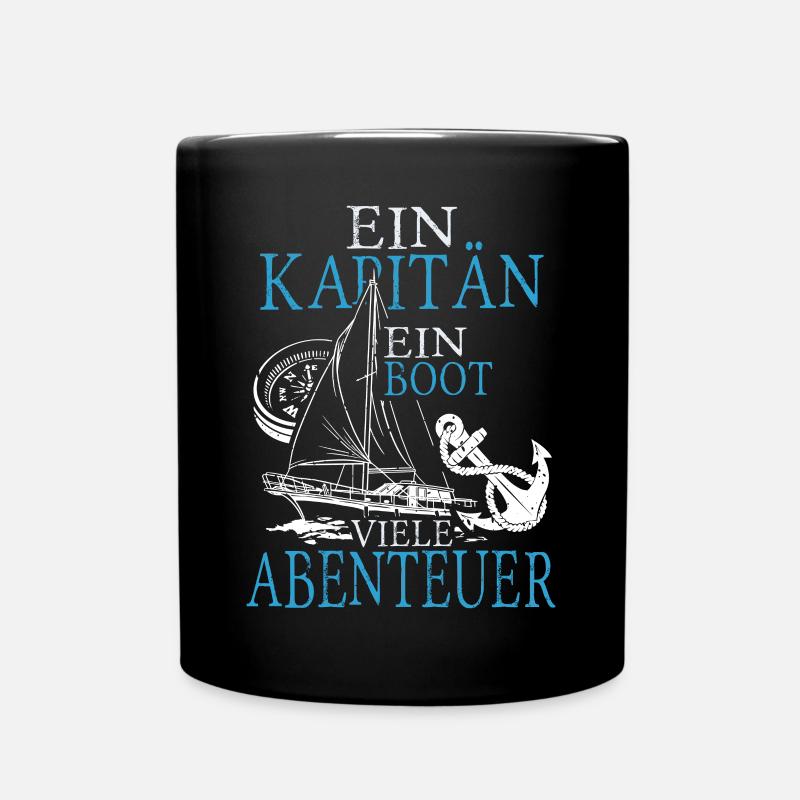 Ein kapitän ein boot viele abenteuer - Tasse einfarbig - Schwarz