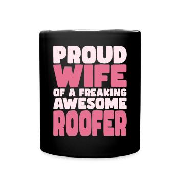 Fière épouse d’un sacré bon couvreur - Mug uni - noir - Devant