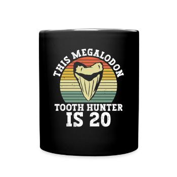 Dieser Megalodon-Zahnjäger ist 20 - Megalodon-Hai - Tasse einfarbig - Schwarz - Vorne