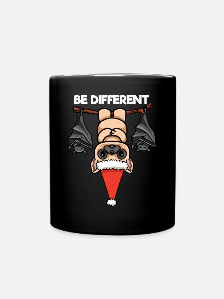 Be Different Mops Fledermaus Weihnachtsmann - Tasse einfarbig - Schwarz