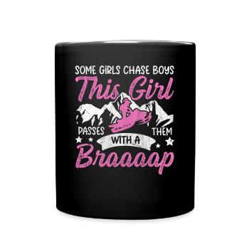 Cette fille passe devant des garçons avec une motoneige Braaaap - Mug uni - noir - Devant