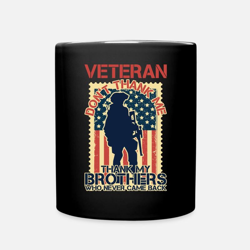 Veterans day honoring all who served - Tasse einfarbig - Schwarz