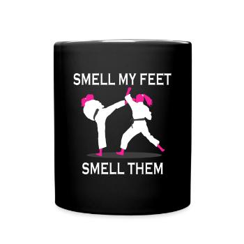 Drôle Karate Girl kick foot Smell my feet smell th - Mug uni - noir - Devant