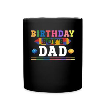 Le père d’un garçon d’anniversaire construit des blocs de construction - Mug uni - noir - Devant